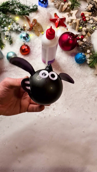 Festive Shaun the Sheep Christmas Bauble Craft 🐑🎄 #shorts