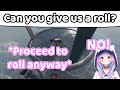 Aqua Couldn't Stop Her Rolling Addiction When Chat Asked For It 【Hololive/ENG Sub】