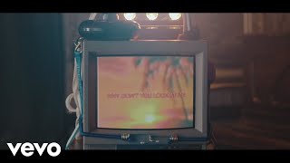 Miniatura del video "Lily Moore - Why Don't You Look At Me (Lyric Video)"