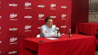 Brad Underwood reacts to loss against Indiana