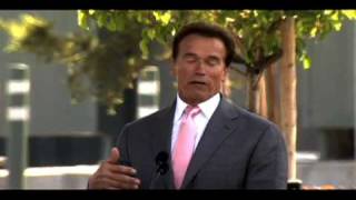 09-Nif Dedication Arnold Schwarzenegger
