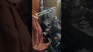 Industrial Training (IT): Operating a Lathe Machine | Metal Turning Process for Beginners