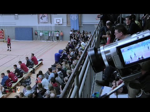 Team handball rules: Spectators disturb at the edge of the field; substitution with towel