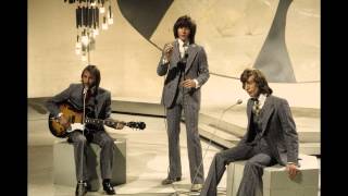 Video voorbeeld van "Bee Gees -  Melody Fair"