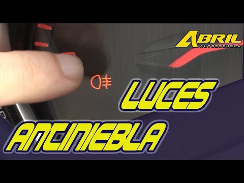 Video: ¿Cómo se encienden las luces antiniebla en un Mazda 6?