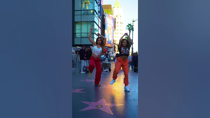All the pretty girls walk like this…. #youtubeshorts - DayDayNews