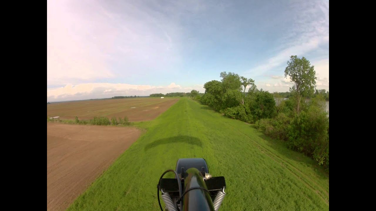 Powerchute flying low 4 17 15