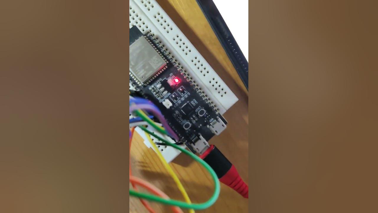 ESP32-WROOM-32 and Uno-shield parallel TFT displays – thesolaruniverse