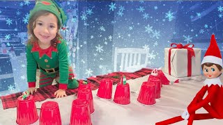 CHRiSTMAS CUP CHALLENGES WiTH OUR ELF!! Sparkles brings Oak an early Christmas present