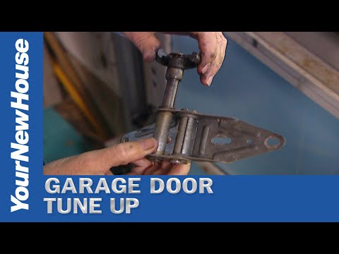 Vídeo: Como você limpa um abridor de porta de garagem com unidade de parafuso?