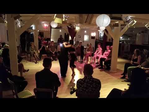 "Oro de ley" - Agustina Gómez y Alejandro Lencina
