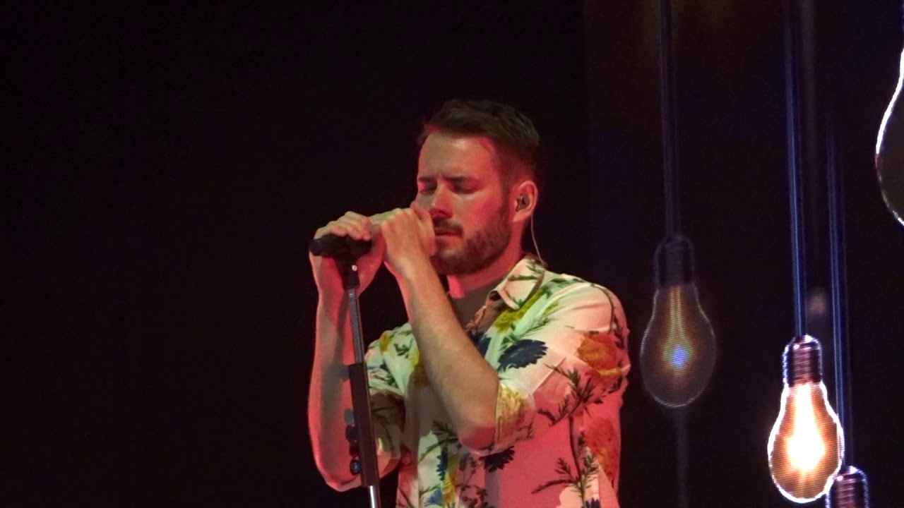 Revolverheld - Ich lass für dich das Licht an @ Tui Arena Hannover