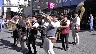 Video thumbnail of "El Puntillo Canalla Brass Band: "Feel Like Funkin' It Up" - Busking in Tapapiés"
