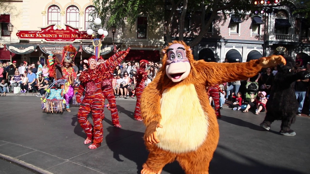 Soundsational Parade is back! // Disneyland