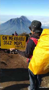 story wa puncak Merbabu