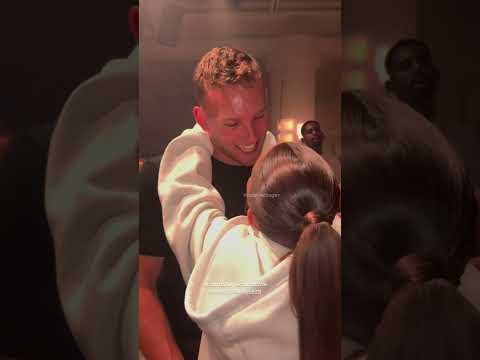 נועה ודניאל רוקדים עם השיר שהקדישה לו 