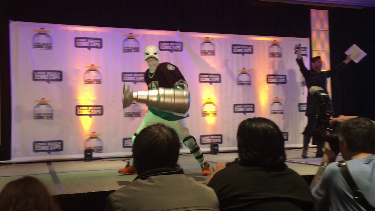 Wildwing Flashblade Mighty Ducks mascot cosplay 2017 LBCE contest