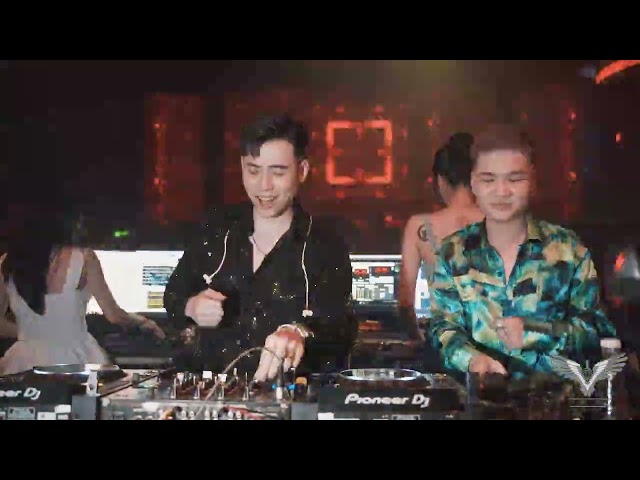 [ Tình Khúc Vàng ] DJ Nam Công Tử ft MC T Boom in Klub One 88 Lò Đúc HN class=