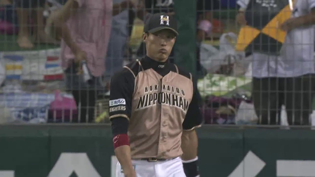 これがプロでしょう 糸井嘉男が背走ランニングキャッチ Youtube