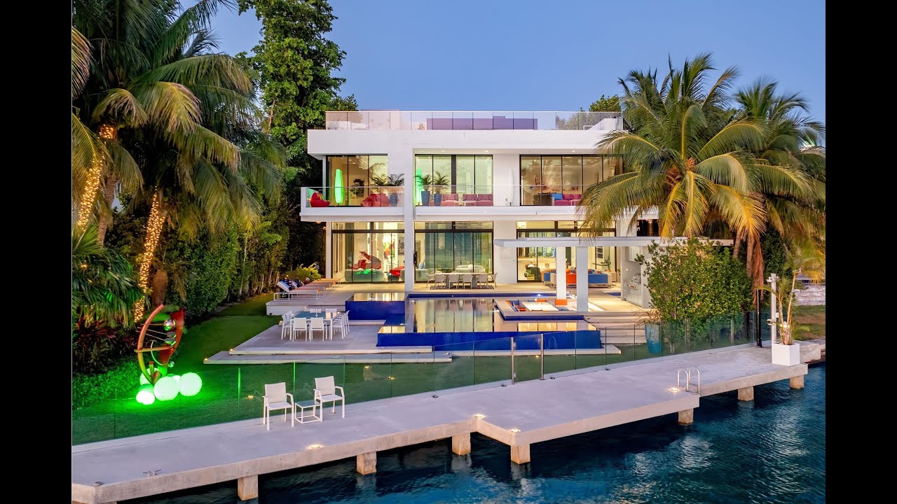 5004 North Bay Road | Miami Beach: Presented by the Bill and Bryan Team