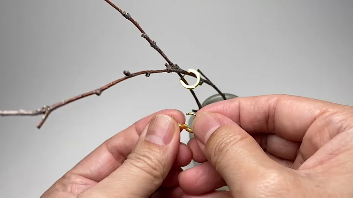 Hinged Click Back Huggie Hoop Earring Mechanism - How to Use - Jewelry Tutorial - DayDayNews