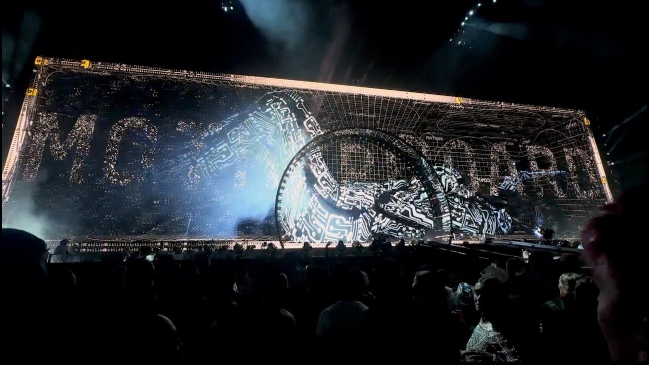 Beyoncé - Motherboard (Video Interlude) - Live from The Renaissance ...
