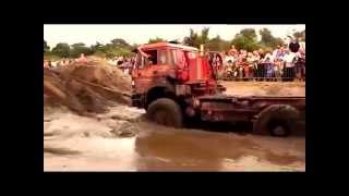 Грузовики в грязи грузовик ДАФ DUF на бездорожье грязь гонки оффроад в грязи ДАФ грузовик DUF гонки