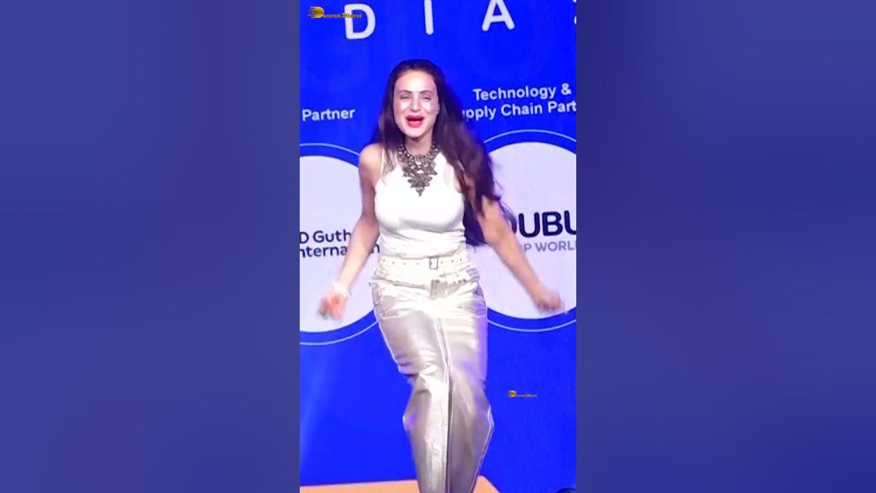 Ameesha Patel dances to ‘Kaho Na Pyaar Hai’ song #shorts