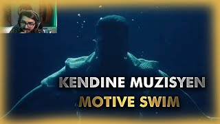 KENDİNE MÜZİSYEN MOTİVE - SWİM KLİBİNİ İZLİYOR Resimi