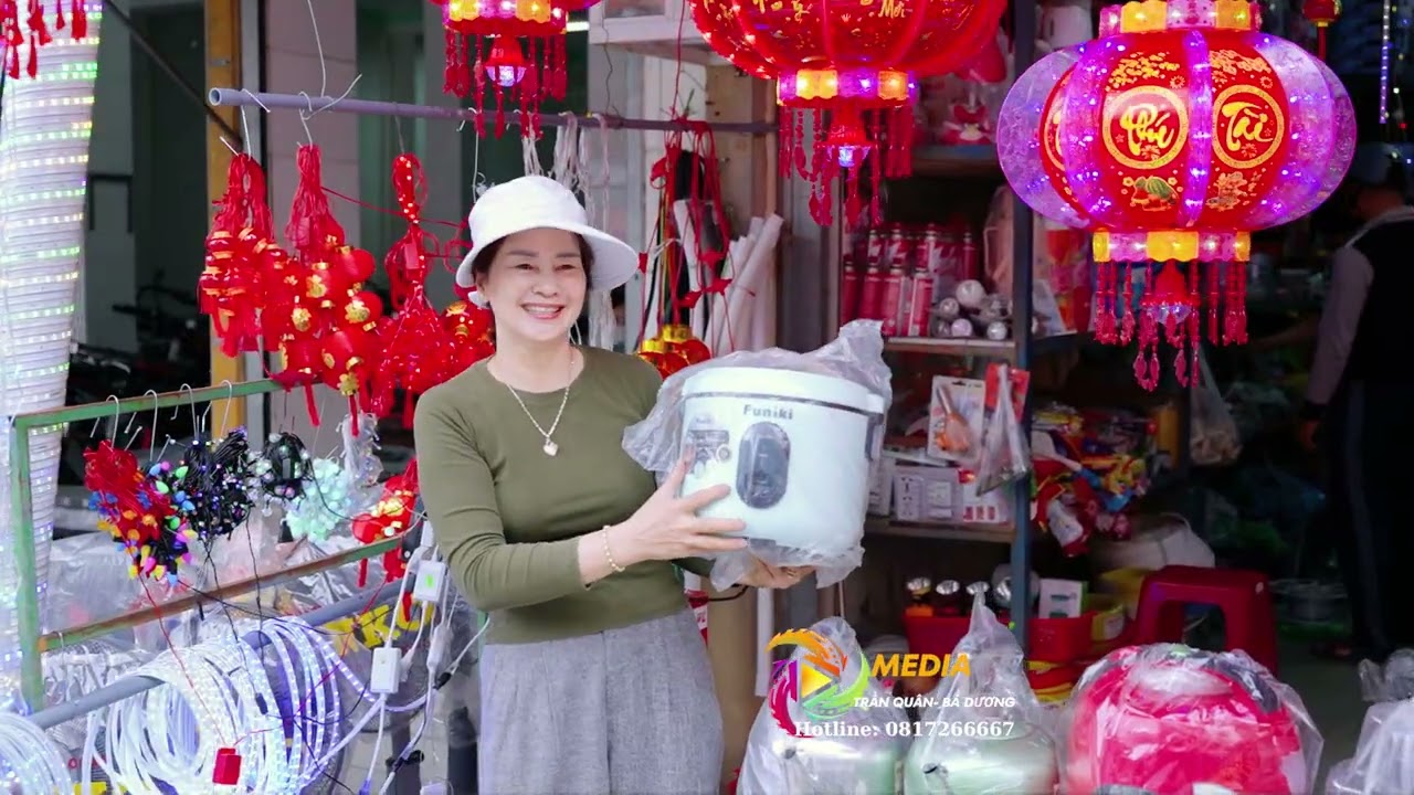 TOÀN CẢNH CHỢ TẾT XÃ LỆ THỦY NHỮNG NGÀY CUỐI NĂM ẤT TỴ