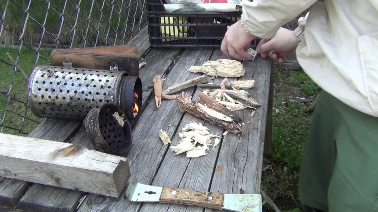 Piotr i Pszczoly 003 - Potrzebny Sprzet Pasieczny - Rozpalanie Podkurzacza