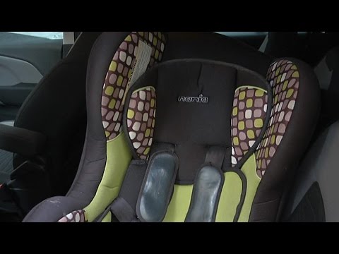 Vidéo: Le siège-auto de votre bébé est-il plus sale que votre toilette?