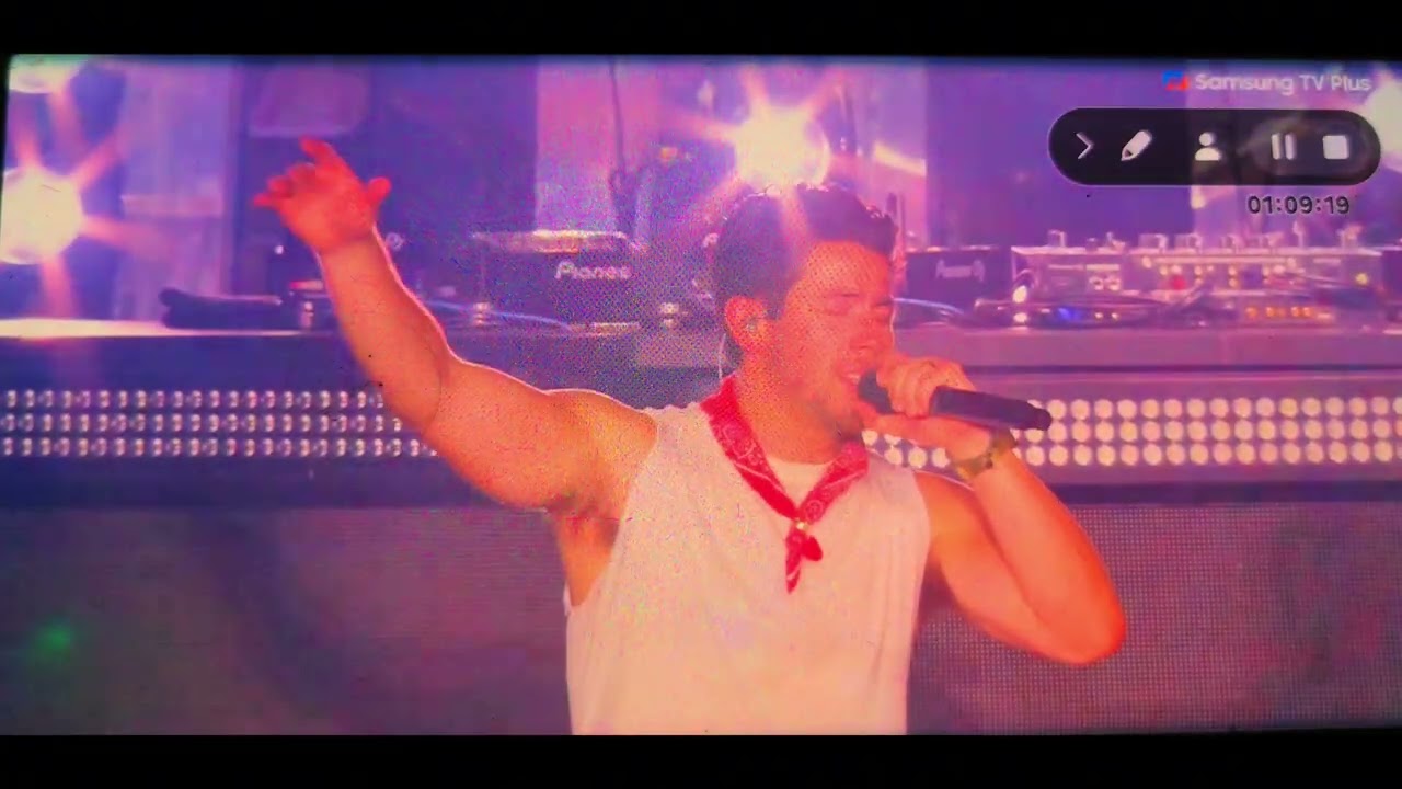 The Jonas Brothers - Slow Motion ft. Marshmello (LIVE Samsung TV Plus)