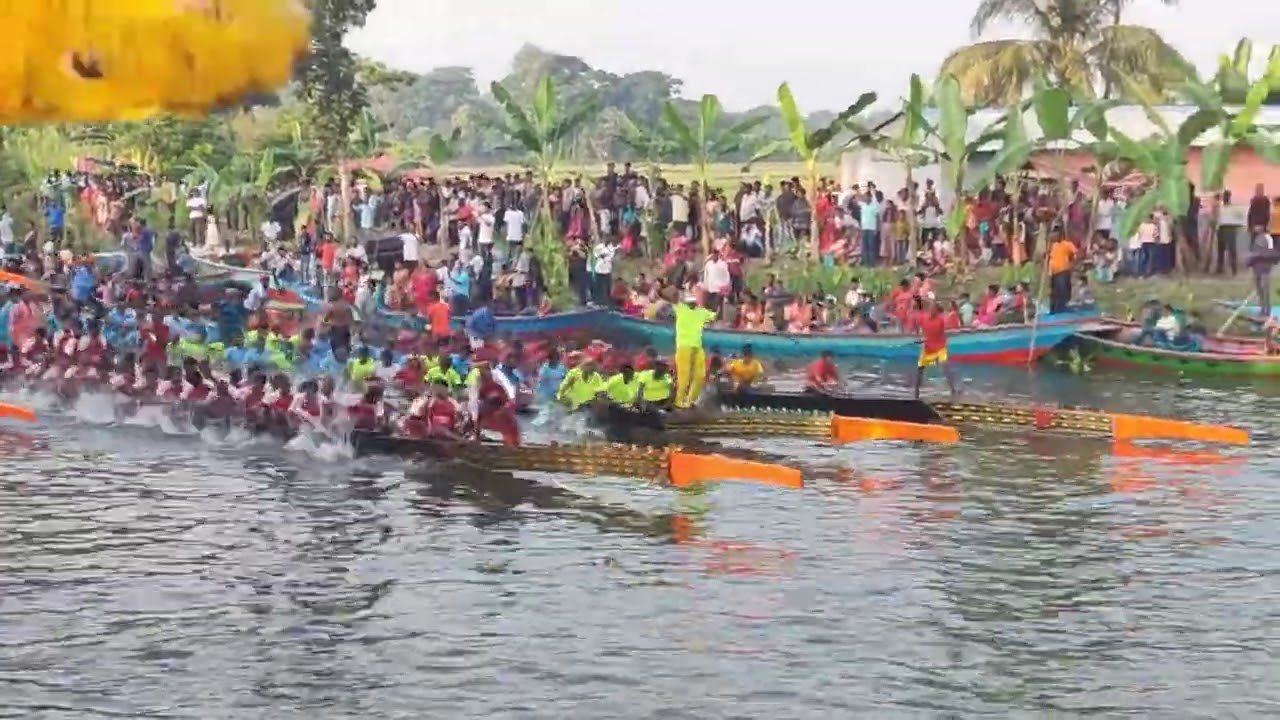 দেখার মতো নৌকা ⛵ বাইচ ঐতিহাসিক সেই কালিগঞ্জের ছোট নদীতে...