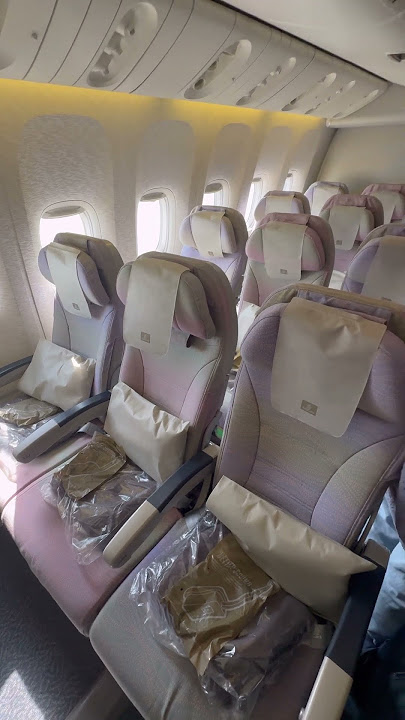 Quick Look: Emirates Economy Class 777