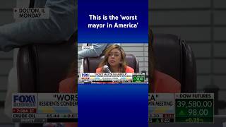 Chaos erupts at town hall meeting where ‘worst mayor in America’ is heckled by crowd #shorts