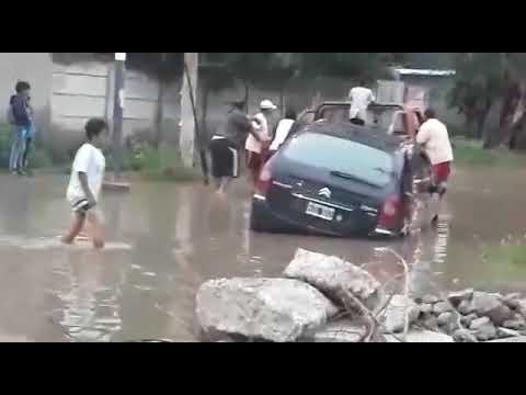 camera iphone 8 plus apk Video: quedó atrapado con su auto en una calle inundada y los vecinos lo socorrieron