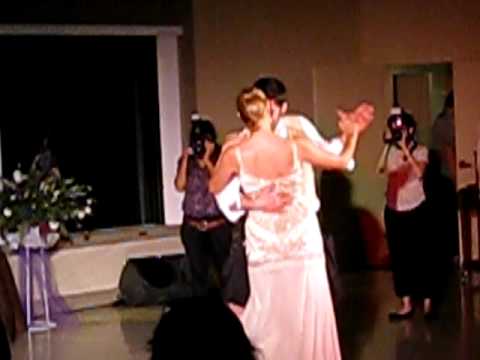 Courtney & Scott McCormick 1st dance