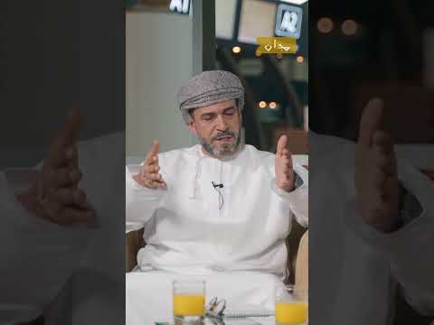 المنضدة التي يتم فيها إنهاء الإجراءات لأي طيران قد يزيد عددها لاستيعاب زيادة في عدد المسافرين