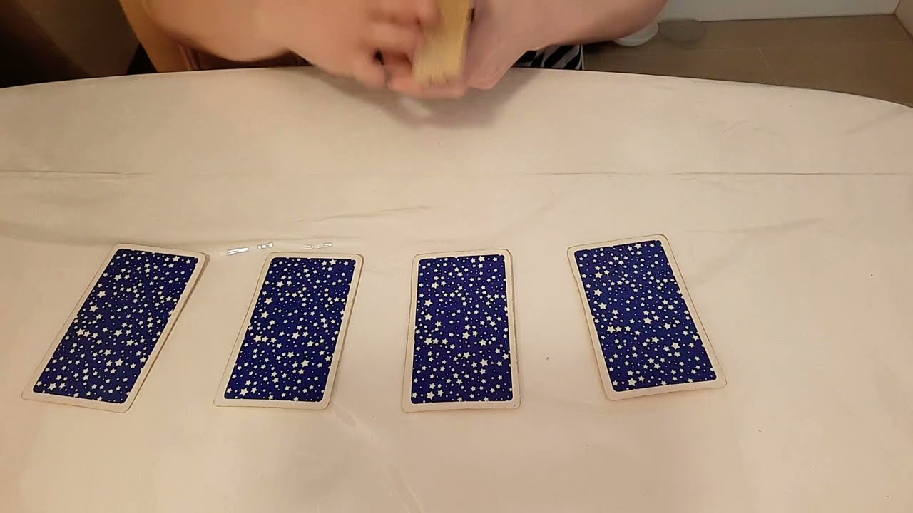 #Таро. Скучает, вспоминает, какие мысли о вас сегодня