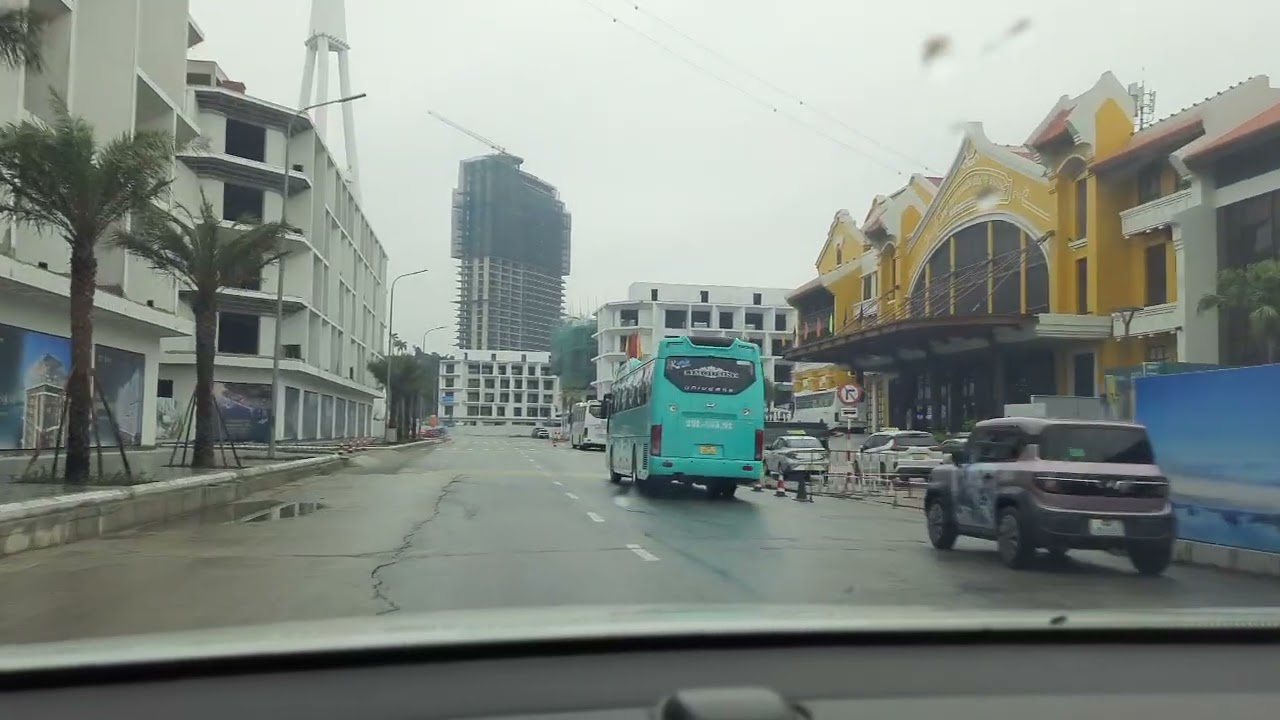 Đường phố Bãi Cháy và Hòn Gai Hạ Long, cảnh đẹp thiên đường mùng 7 tết 2026