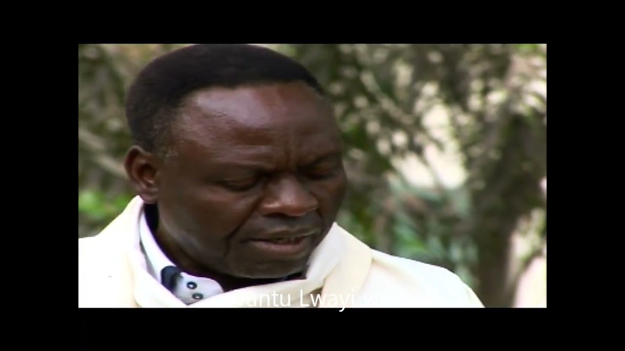 COMMENT LOUER L'ETERNEL DIEU A L'AFRICAINE :TUYAYI MU AKONGO BANTU LUAYI WE CISA CIA MAWEJA