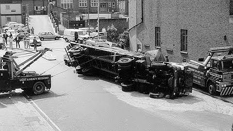 Vehicle Recovery with Air Bags Wandsworth 1988