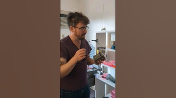 Barton explains the analog bit crusher #distortionpedal #effectspedals #fuzzpedal #shorts