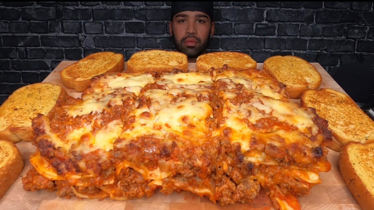 (ASMR NO TALKING) LASAGNA MUKBANG