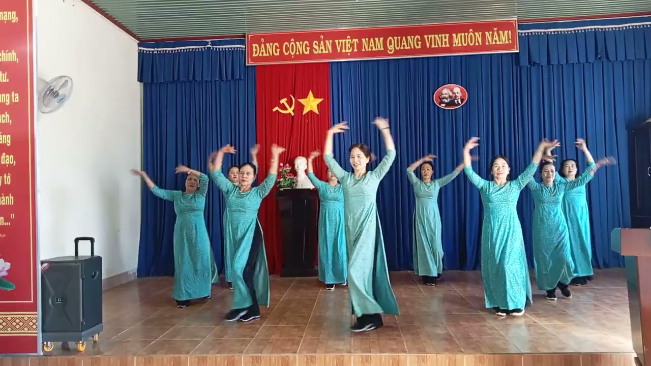 Văn nghệ Ngày xuân Long phụng xum vầy. chào xuân bính Ngọ. Mừng thọ các cụ thôn 7 xã Pơng Drang