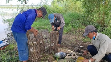 Ra Chợ Mua Lợp Cua Đặt Trên Cánh Đồng Nước Nổi Và Món Cá Rô Đồng Hấp Cỏ Xước.Góc Làng Quê #361