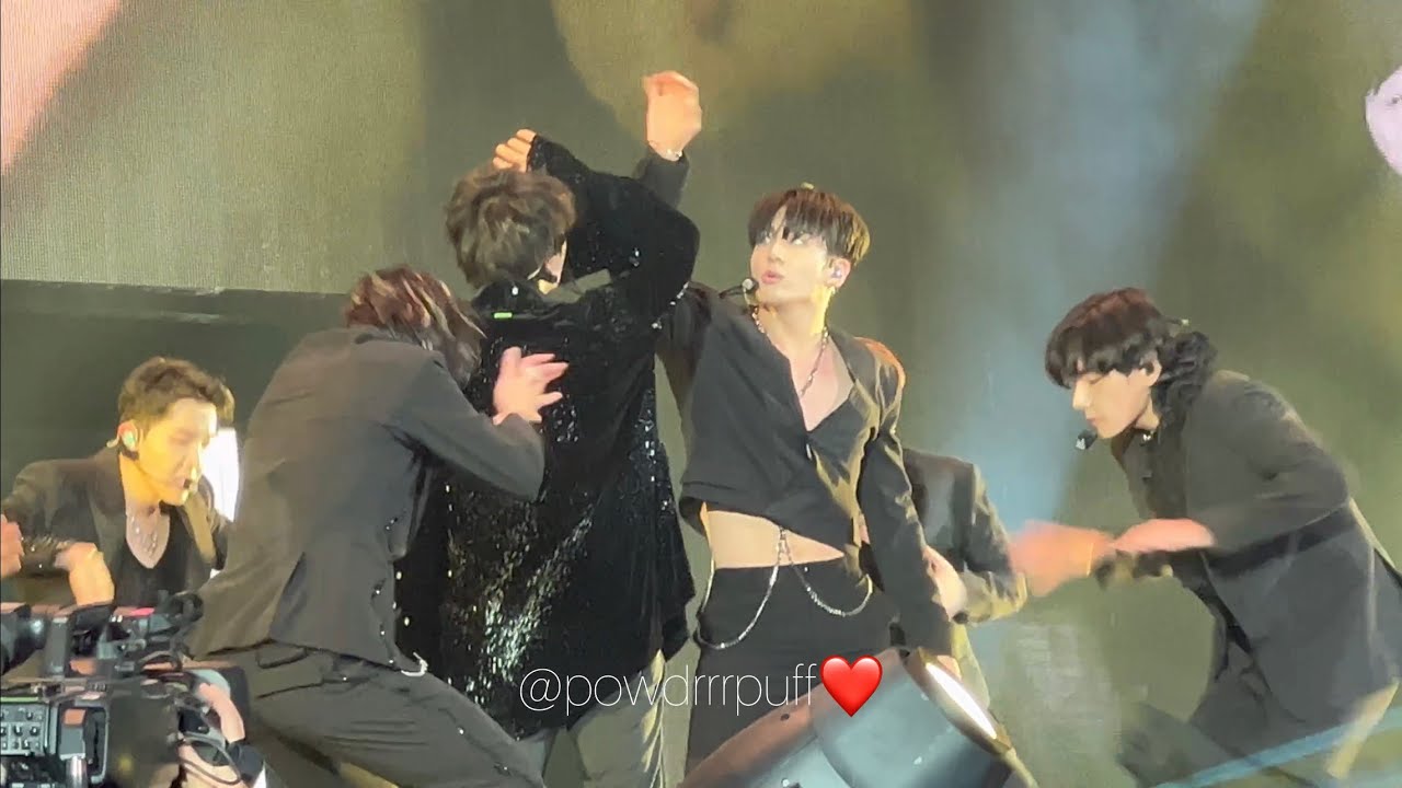 211202 - FANCAM - Blood Sweat Tears / Fake Love - BTS PTD Day 4 @ SOFI - 4K 직캠