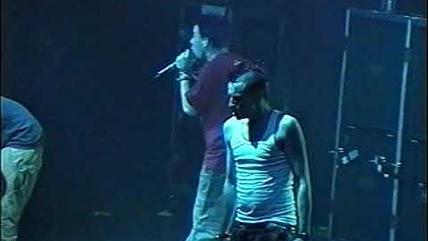 Linkin Park - Los Angeles, California (2001.04.16; Source 1)