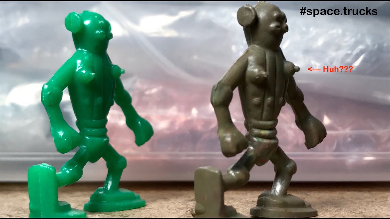Lido Toys "Captain Video" 50mm Alien Figure, Flexible Marbled Vinyl, and ... Is This A Female?? Huh.